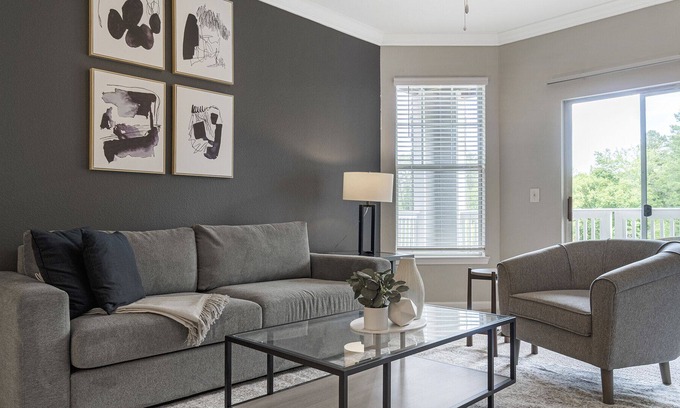 Raleigh Apartamento | Modern Apartment in Prime Location (ID1004X259)