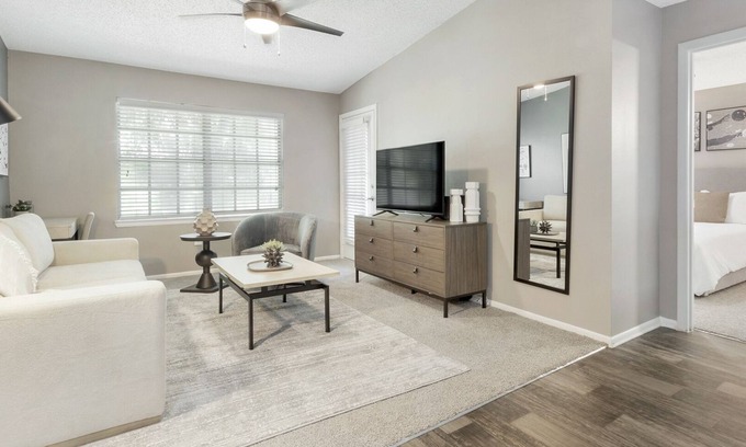 Plant City Apartamento | Modern Apartment in Prime Location (ID1171X836)
