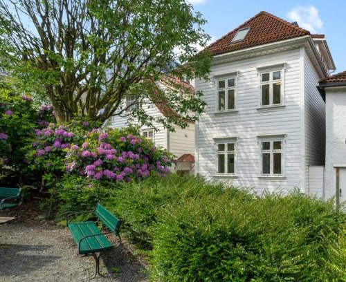 Bergenhus Apartamento | Modern apartment near bryggen - classic architecture