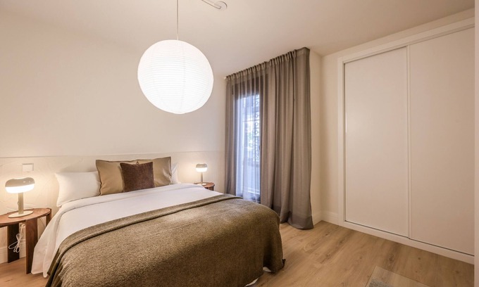 Puerta del Angel Apartamento | Moderno apartamento cerca del Palacio Real 12
