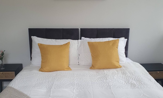 Desborough Apartamento | Modern Apartment Sleeps up to 5