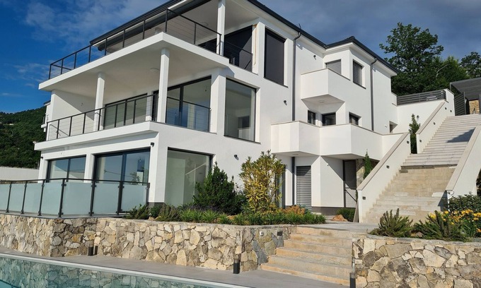 Bregi Apartamento | Modern apartment Slavuj