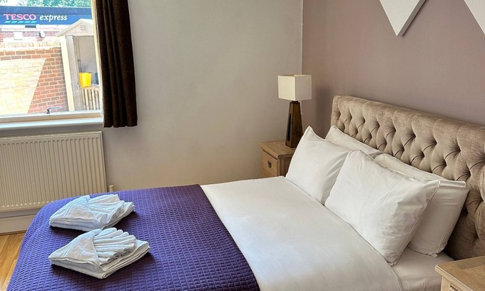 Addiscombe Apartamento | Modern apartment, sleeps 4 with sofa bed, free parking