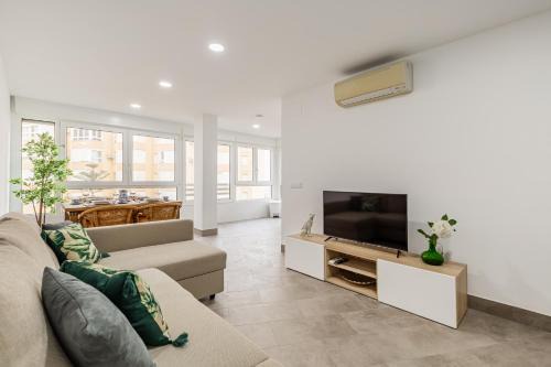 Torrox Costa Apartamento | Modern Apartment Steps from the Beach