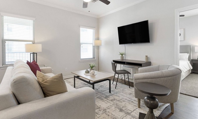 Portland Apartamento | Modern Apartment in Prime Location (ID1215X107)