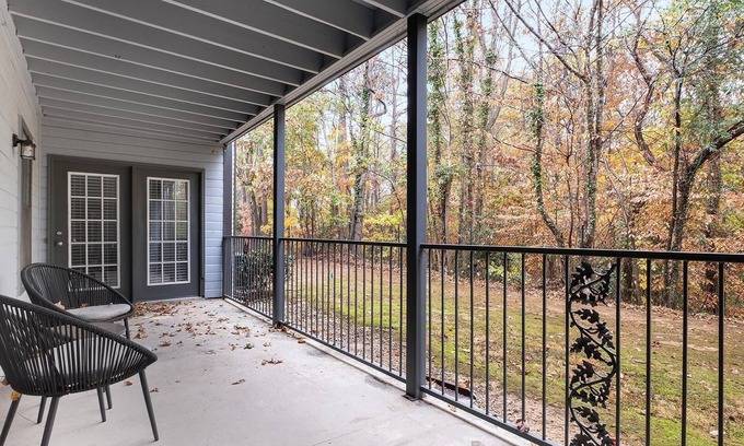 Crestline Heights Apartamento | Modern Apartment in Prime Location (ID9675X21)