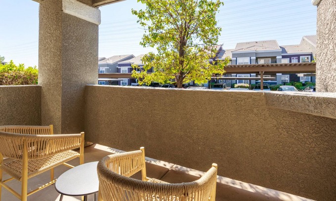 Rhodes Ranch Apartamento | Modern Apartment in Prime Location (ID6172X20)