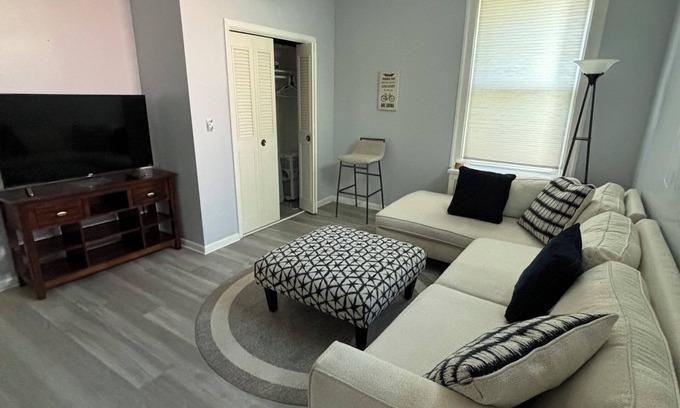 Perry North Apartamento | Modern apartment w/ fitness room, AC, WiFi. close to stadiums and downtown