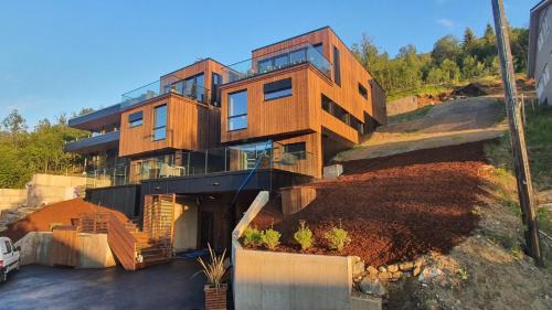 Tromsdalen Apartamento | Modern apartment with a view and parking