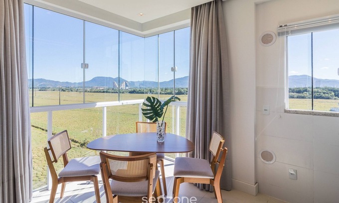 Porto Belo Apartamento | Modern Apartment with barbecue in Porto Belo LDA0703
