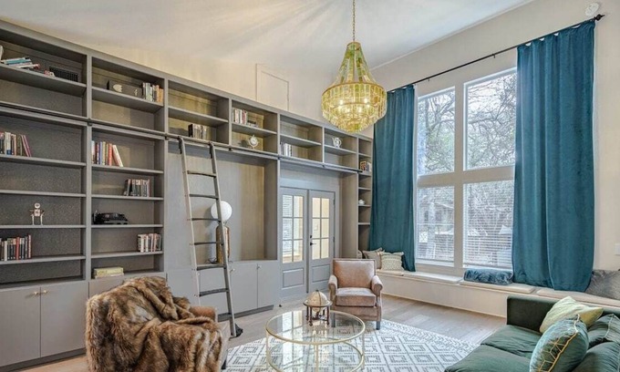 Westfield Apartamento | Modern Apt by Zilker w/ Gourment Kitchen & Parking