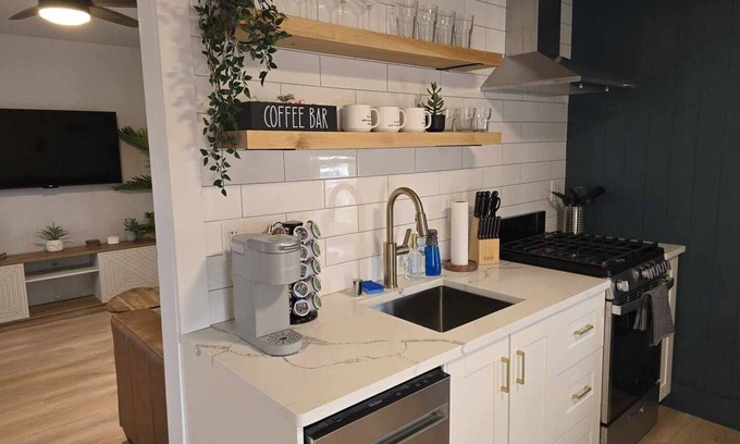 Fifth Ward Apartamento | Modern Apt in Walker's Point