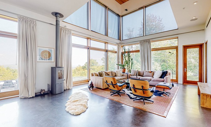Andover Casa | Modern architectural gem with stunning mountain view, wood stove & firepit