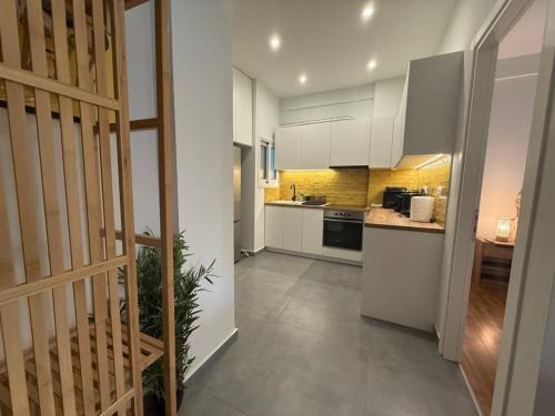 Kerameikos Apartamento | Modern Athenian Escape Walk to Metro & Acropolis