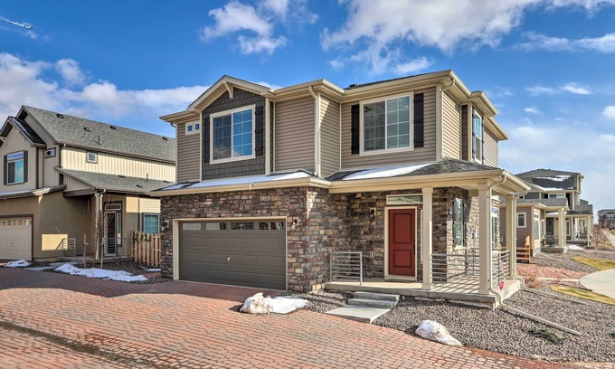 Aurora Casa | Modern Aurora Getaway: 22 Mi to Downtown Denver