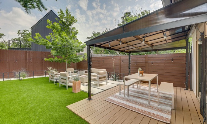 Rosewood Casa | Modern Austin Townhome w/ Covered Patio, Balcony!