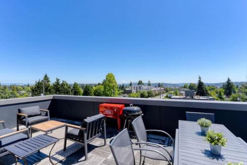 Loyal Heights Apartamento | Modern Ballard Townhome with Rooftop Views