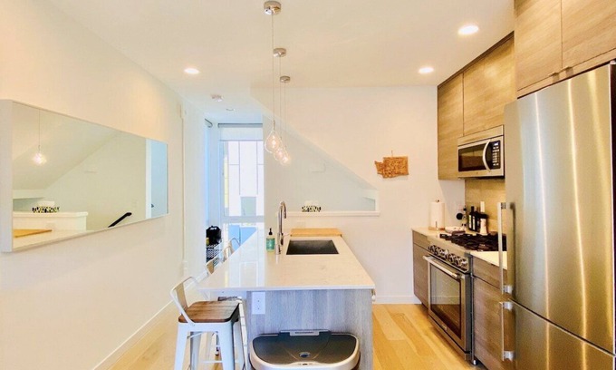 West Woodland Casa | Modern Ballard Townhouse - Rooftop