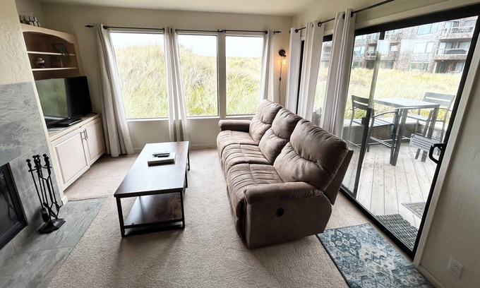 Pajaro Dunes Condominio | Modern Pajaro Dunes 1st Floor Condo * WiFi gratis / Entrada privada / Yardas de la playa