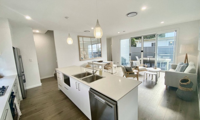 Shellharbour Casa | Modern Beach Getaway