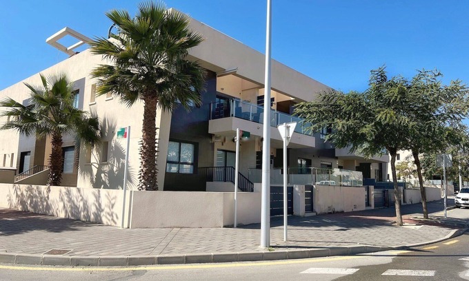 Pueblo Latino Condominio | Modern Beach Home + Roof Terrace