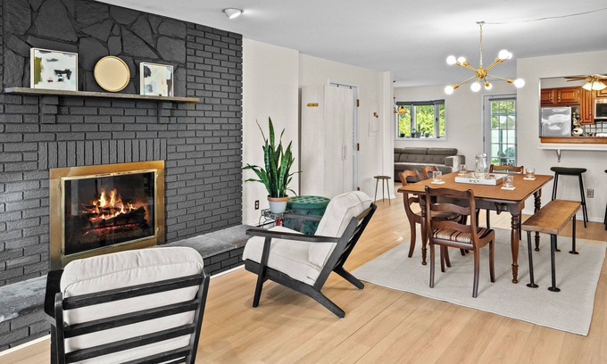 West Haven Casa | Modern Beach Home - Waterview, close to restaurants, universities and hospitals