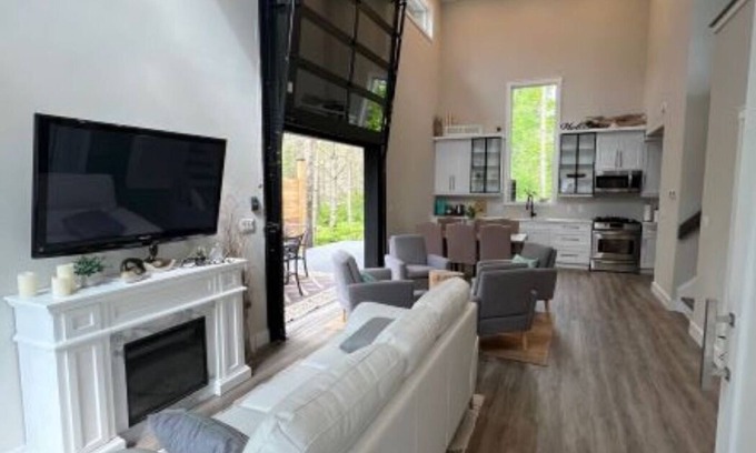 Sauble Beach Cabaña | Modern Beach House