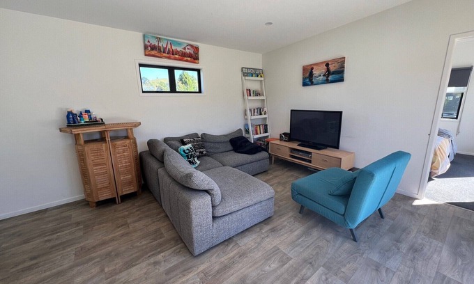 Whiritoa Casa | Modern beach house, short walk from the beach.