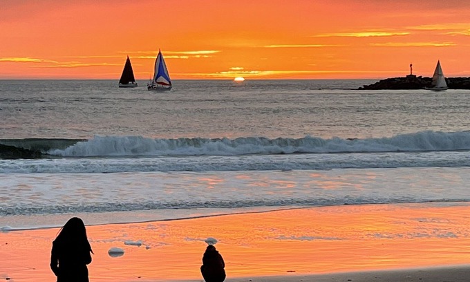 Playa Del Rey Apartamento | Modern Beach Life, Upper Unit