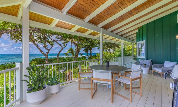 Wainiha Casa | Modern Beachfront Home by Tunnels Beach