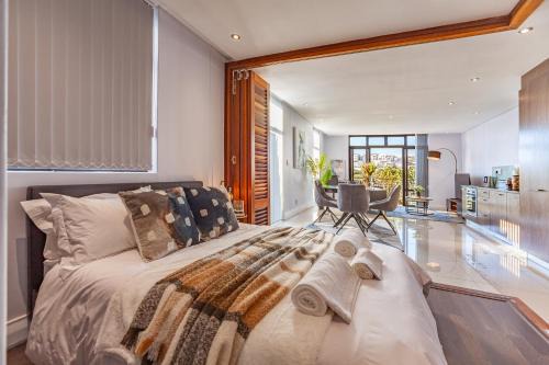Big Bay Apartamento | Modern Beachfront Studio- 133 Eden on the Bay