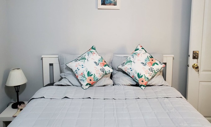 East Credit Casa | Modern bedroom unit in Heartland Mississauga