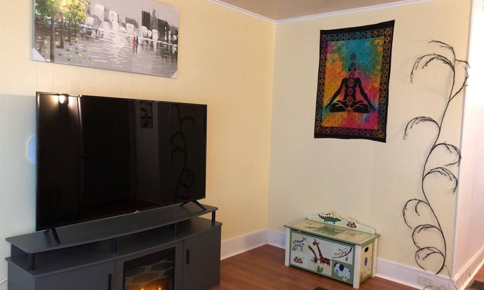 Schenectady Apartamento | Cuartos modernos-bohemios - Cama King