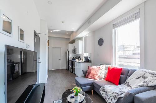 Greenwood - Coxwell Hotel | Modern & Bright 2BR Suite - Stay Street