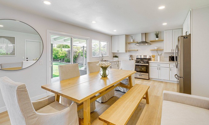 Sea View Estates Casa | Modern & Bright 3bd/2bth home