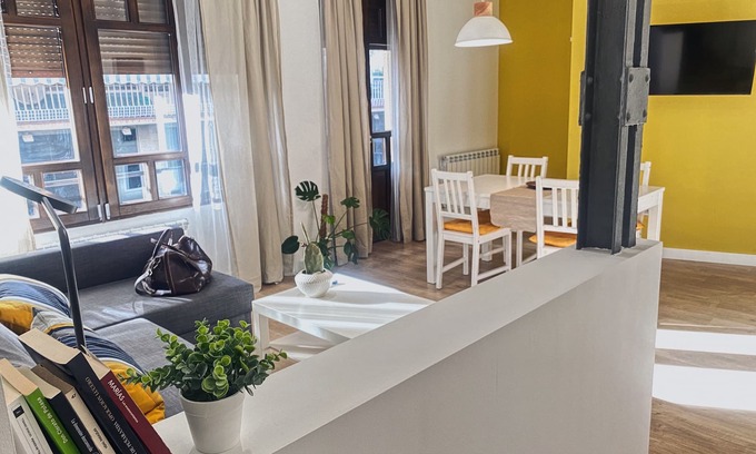 Centro Apartamento | Apartamento moderno, luminoso y céntrico. A un minuto de la Plaza Mayor.