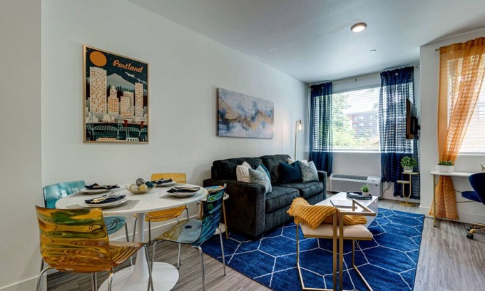King Apartamento | Modern & Bright Studio, Fast WiFi, Walkable to NE Portland Neighborhoods, Alberta Arts/Williams District