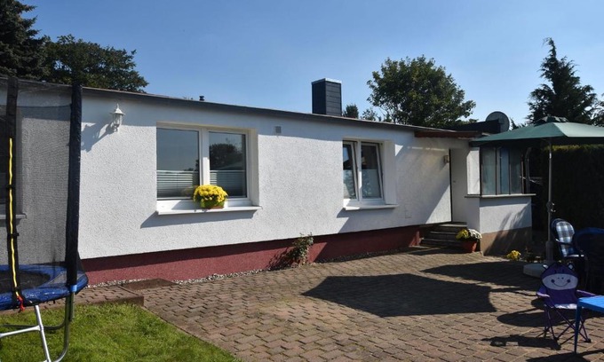 Kroepelin Casa | Modern Bungalow in Kröpelin with Garden