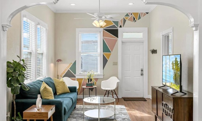 East Ybor Casa | Modern Bungalow less than 4 blocks to 7th Ave in Ybor