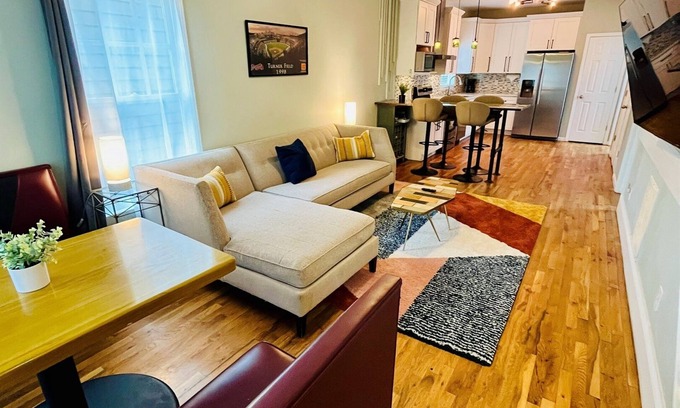 Summerhill Casa | Modern Bungalow | Quiet Downtown Oasis