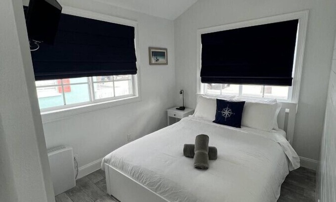 Sunset Beach Casa | Modern bungalow w/ Oceanview #9