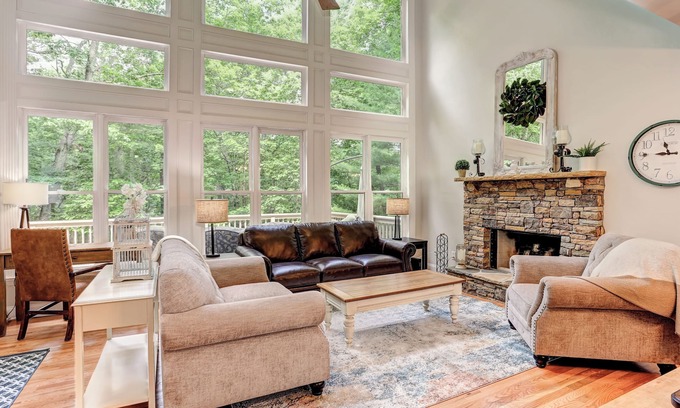 Big Canoe Cabina | Modern Cabin in Big Canoe. Waterfalls, View, GameRoom, Dog friendly
