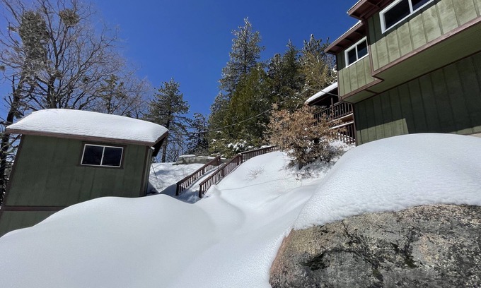 Arrowbear Lake Cabina | Modern cabin - less than 4 miles to Snow Valley Ski Resort