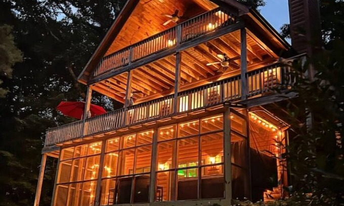 Fairview Cabina | Modern cabin, minutes from downtown Asheville & Biltmore