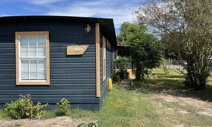 Manchaca Cabina | Modern Cabin Oasis 8 mins from Circuit of The Americas - COTA