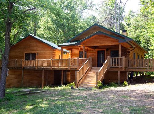 Nancy Casa | Modern Cabin on wooded 20 acres with scenic view in Nancy, KY