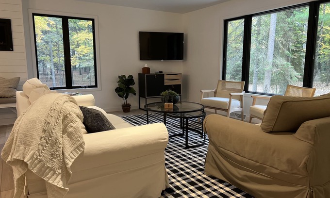 Sheboygan Casa | Modern Cabin, private wooded lot with lake access
