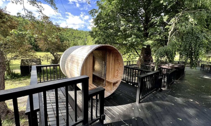 Lexington Casa | Modern Cabin with Hot Tub and Sauna By Summer