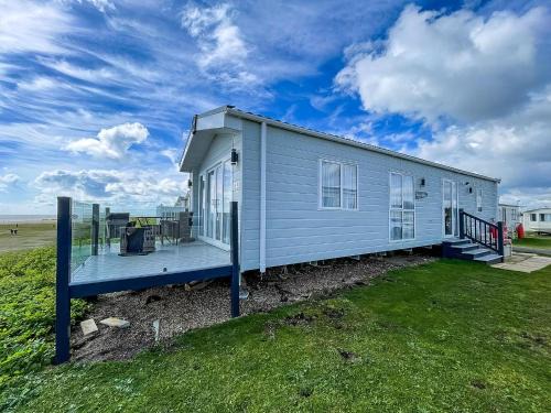 Kessingland Otro | Modern Caravan With Beautiful Seaviews In Suffolk! Ref 90023Sv
