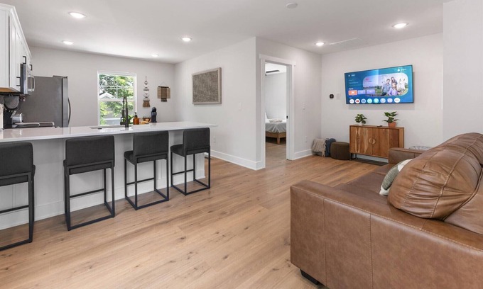 Holy Cross Casa | Modern Carriage House Indy